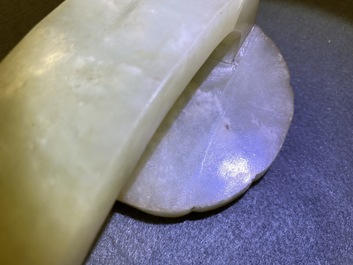 Un sceptre 'ruyi' en pierre dure incrust&eacute;e, Chine, 19&egrave;me/20&egrave;me